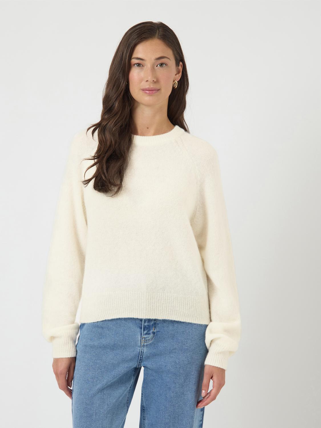 model_shot-front